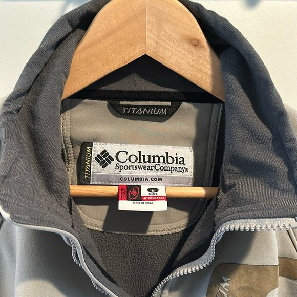 Columbia Men’s Large Titanium Gray Soft Shell Jacket - Picture 2 of 13